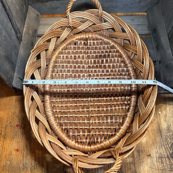 Vintage Oval Wicker Serving Tray Basket With Handles, 17x12 inches - Picture 9 of 10